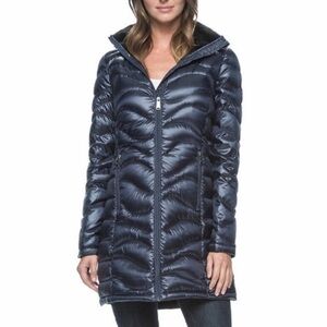 Andrew Marc Packable navy blue  Down
Puffer Coat jacket small